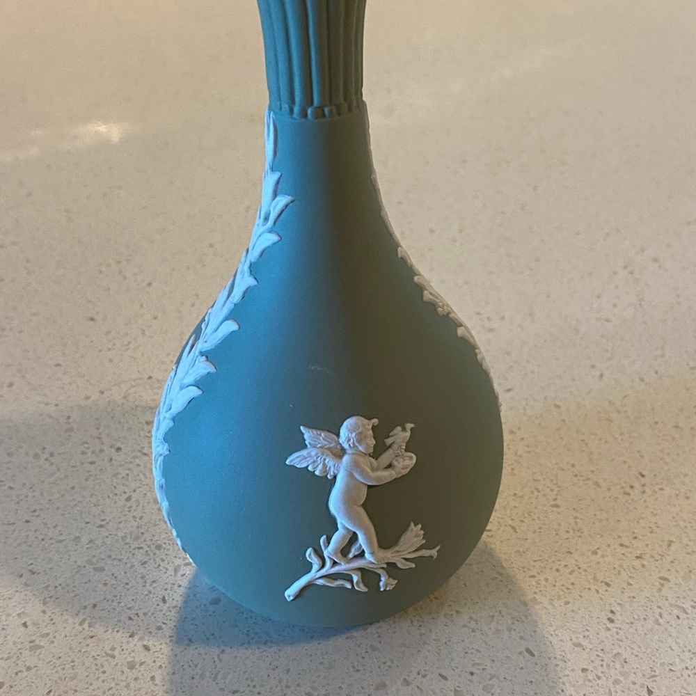 Vintage Wedgwood Jasperware bud Vase Sage Green has white floral & Cherub design - Picture 2 of 7